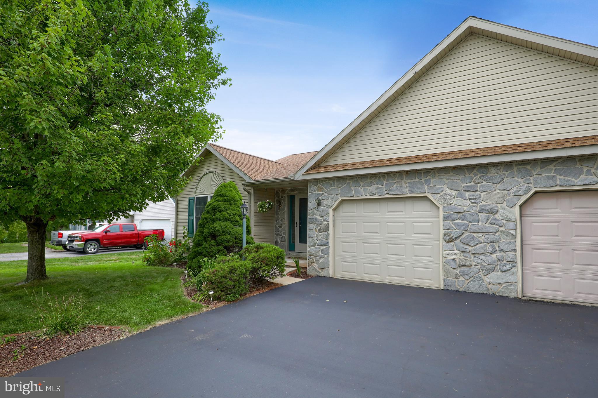 143 East Maple Grove Road Narvon, PA 17555 - Photo 3 of 27 Gallery Image 3