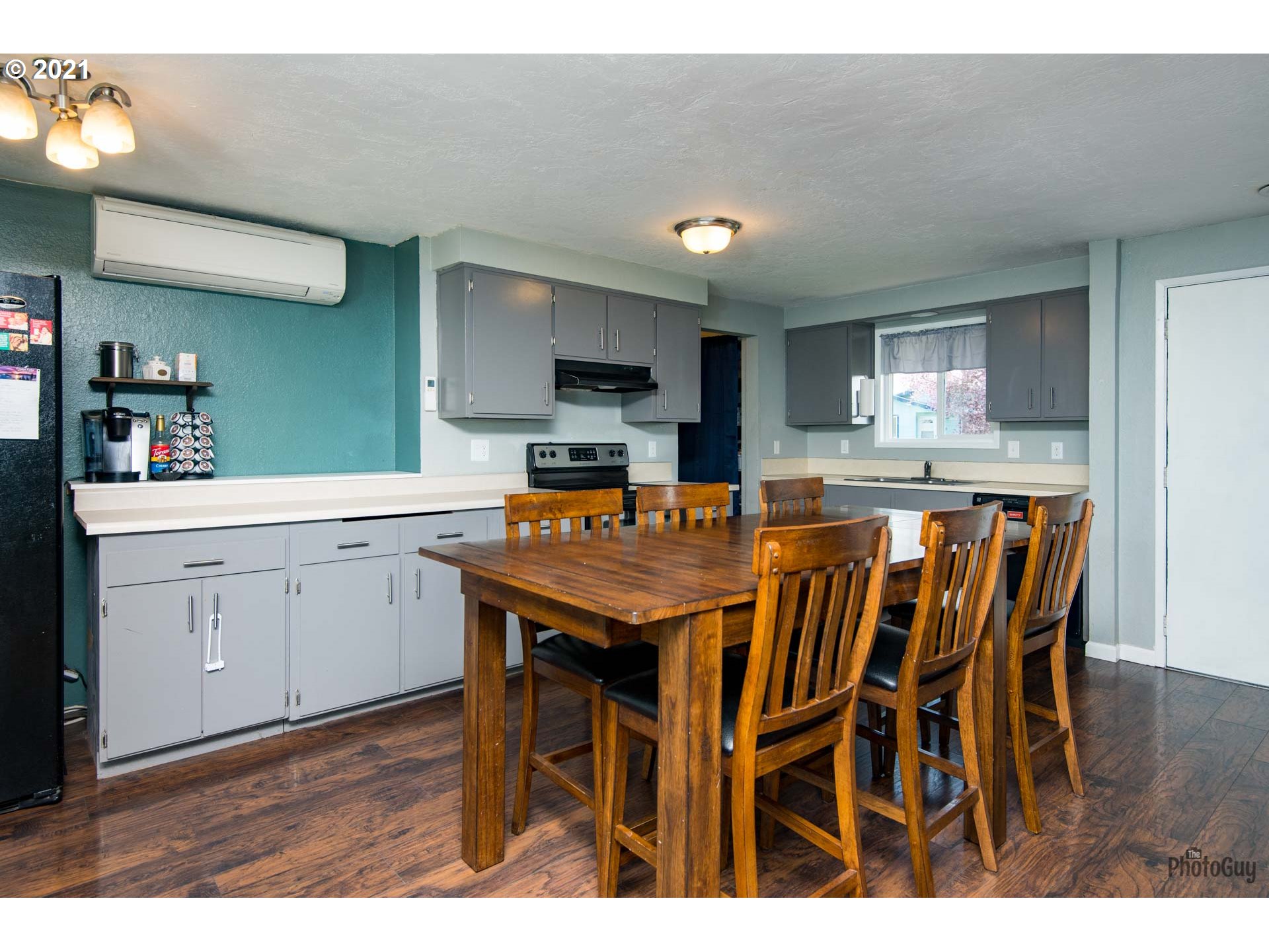 2268 6th Street Springfield, OR 97477 - Photo 5 of 28