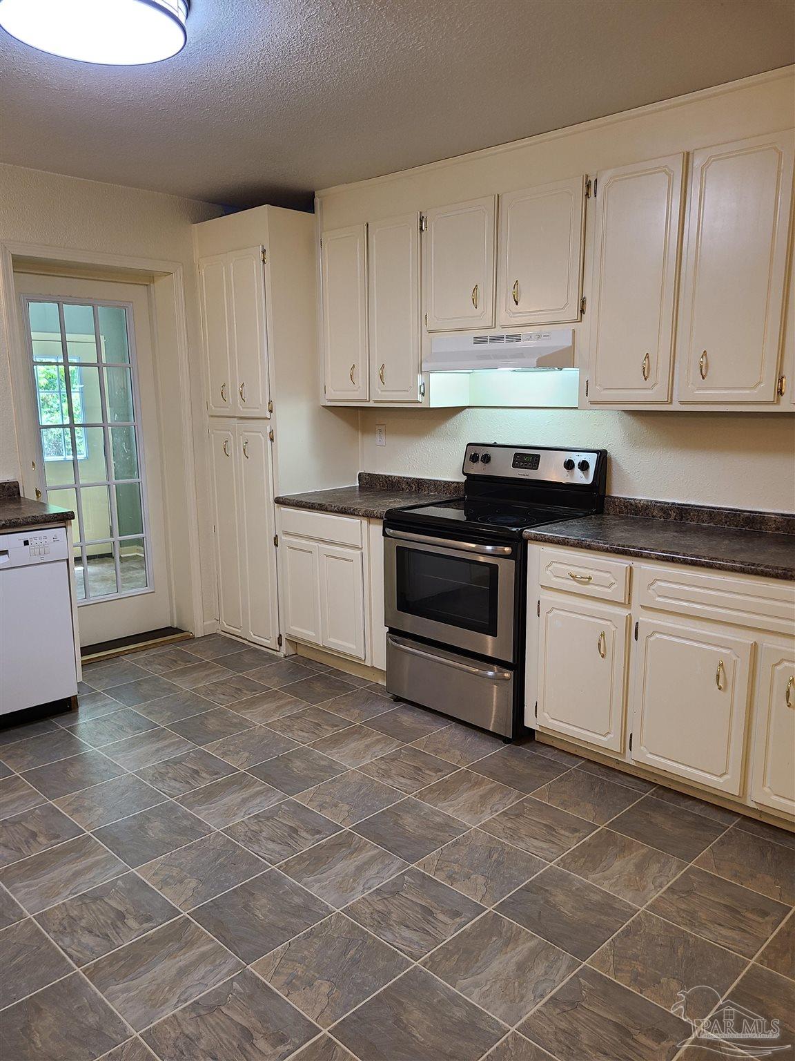 6970 Klondike Road Pensacola, FL 32526 - Photo 7 of 29