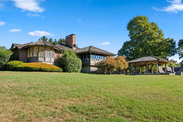 $800,000 | 3886 East Hawthorne Hill Lane, Springfield, MO 65809