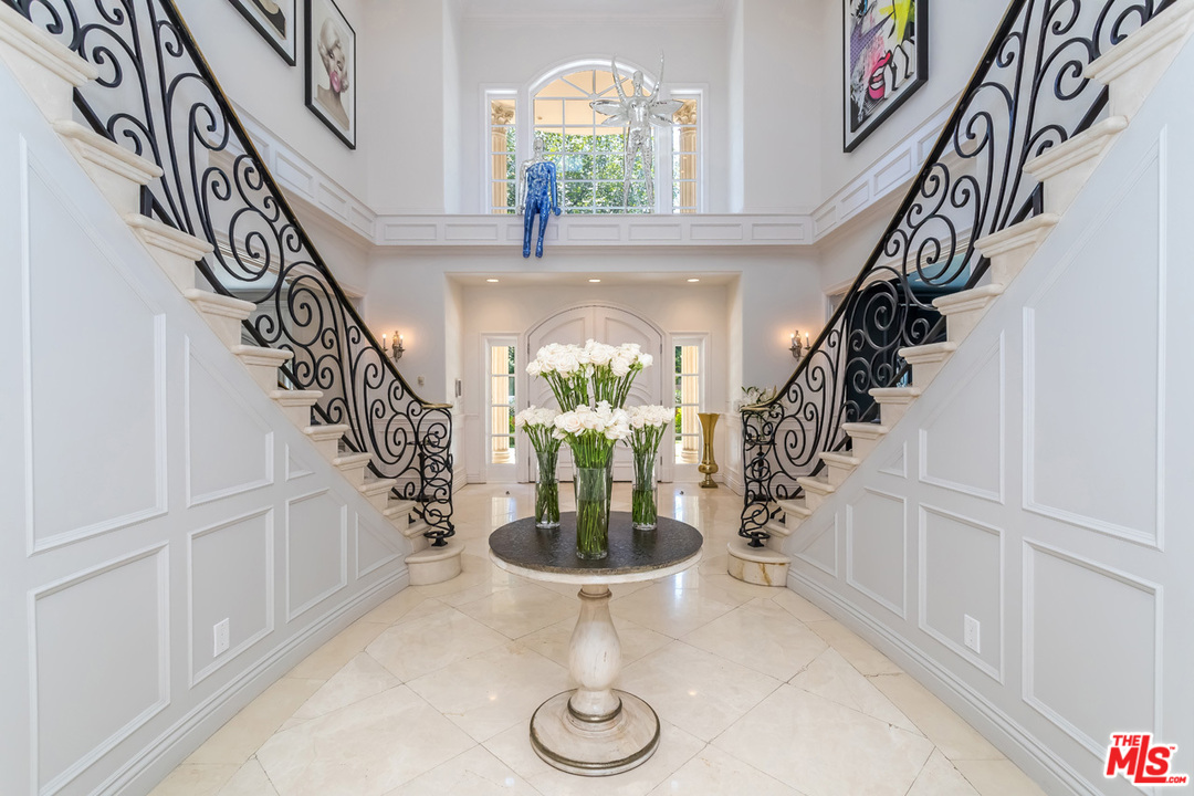 808 North Alpine Drive Beverly Hills, CA 90210 - Photo 2 of 28