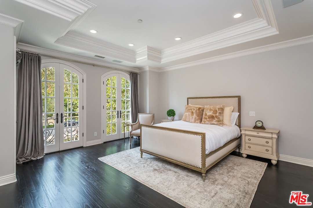 808 North Alpine Drive Beverly Hills, CA 90210 - Photo 15 of 28