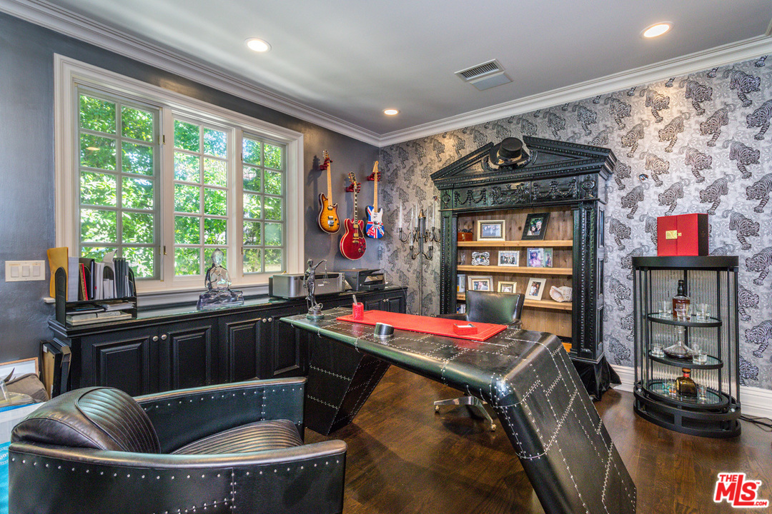 808 North Alpine Drive Beverly Hills, CA 90210 - Photo 18 of 28