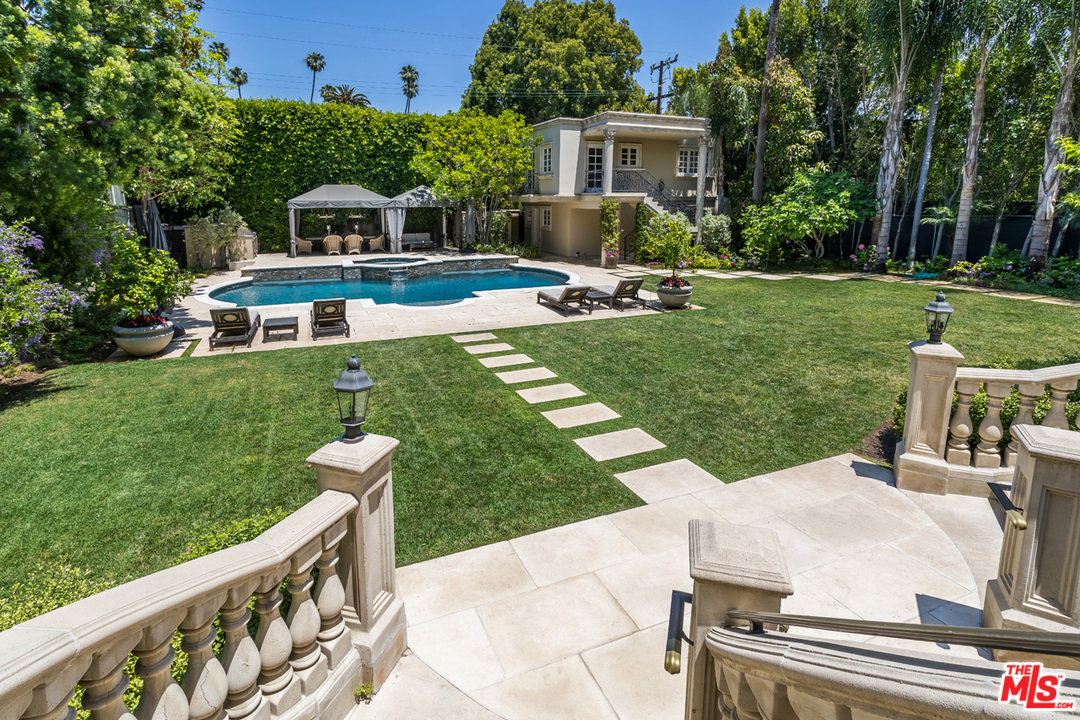 808 North Alpine Drive Beverly Hills, CA 90210 - Photo 20 of 28