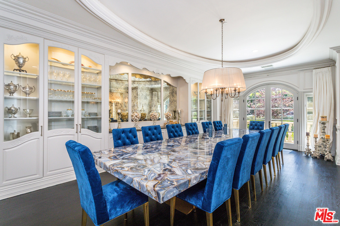 808 North Alpine Drive Beverly Hills, CA 90210 - Photo 4 of 28