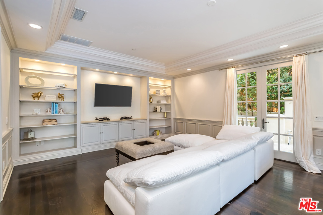 808 North Alpine Drive Beverly Hills, CA 90210 - Photo 7 of 28