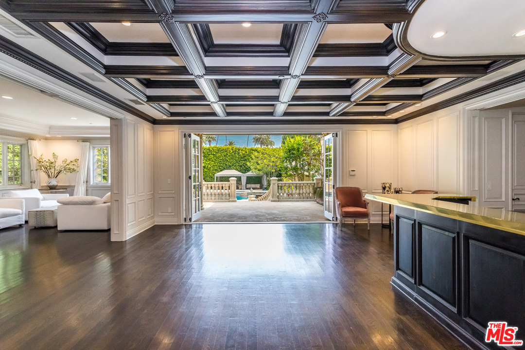 808 North Alpine Drive Beverly Hills, CA 90210 - Photo 8 of 28