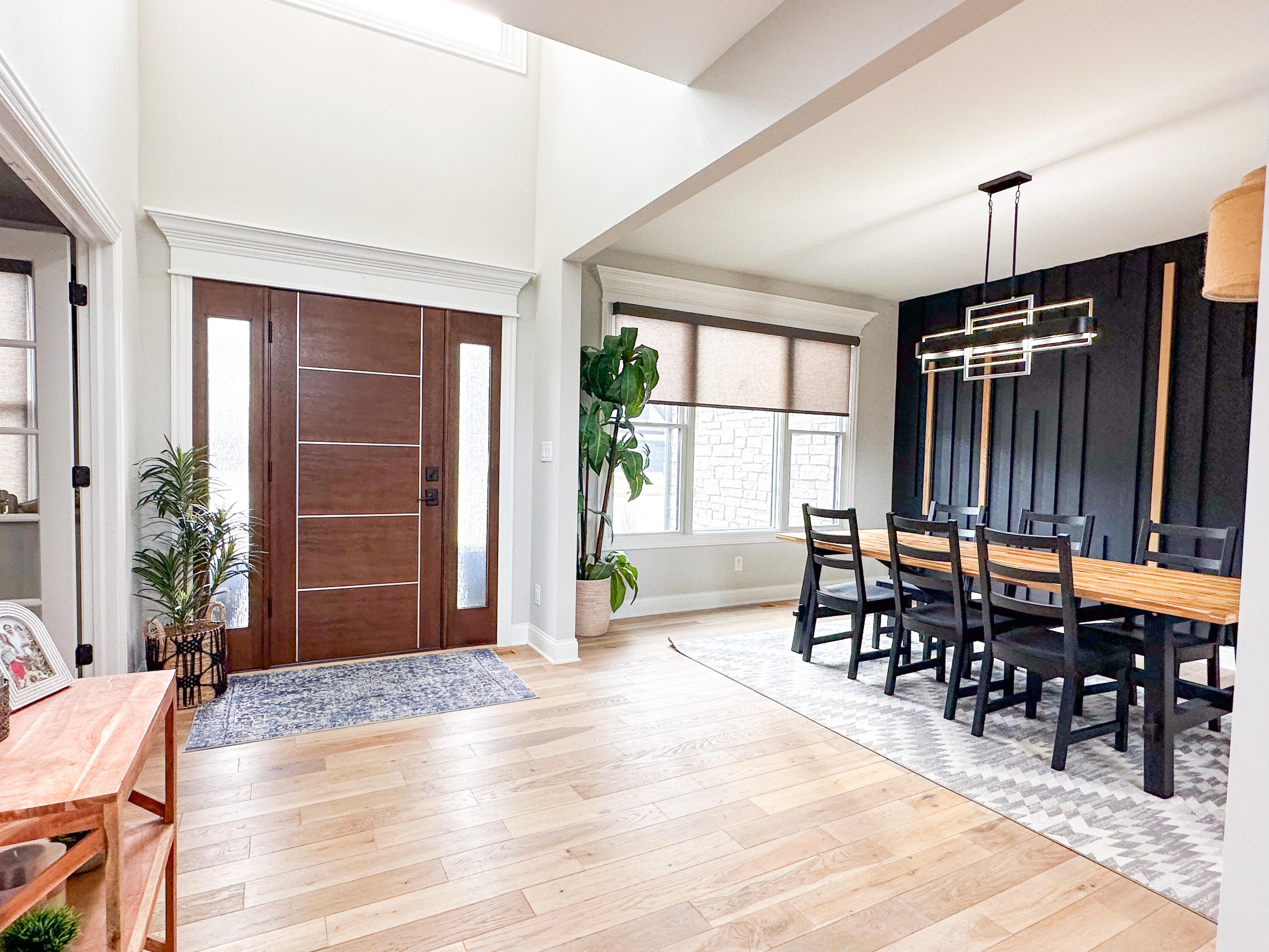 2037 Louis Drive Crown Point, IN 46307 - Photo 2 of 40 3000x2250