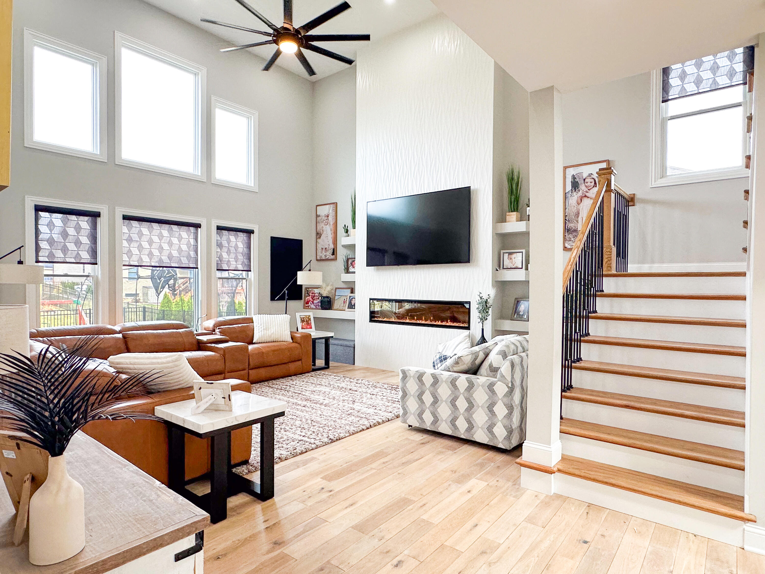 2037 Louis Drive Crown Point, IN 46307 - Photo 4 of 40 3000x2250