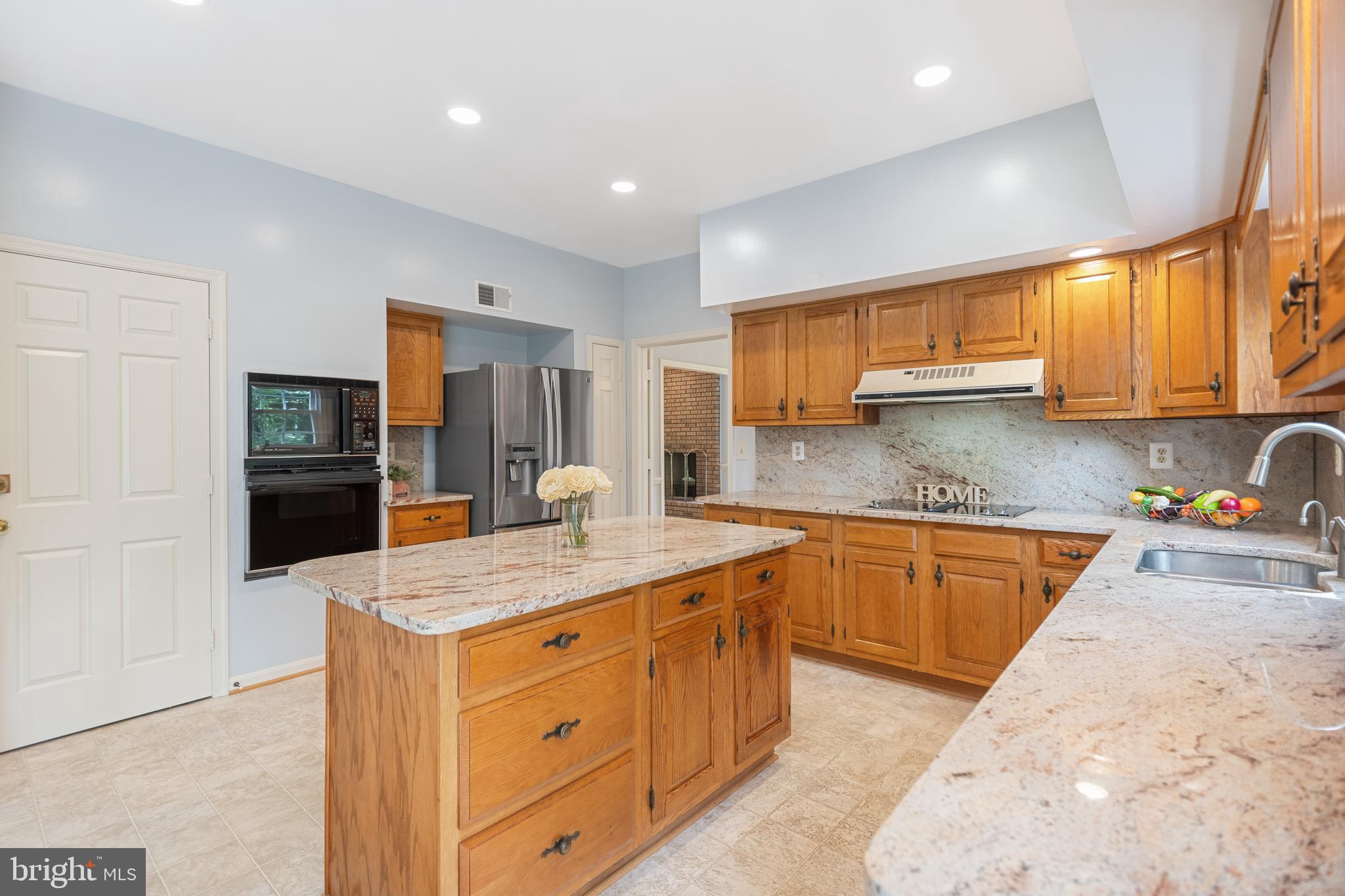 11609 Le Havre Drive Potomac, MD 20854 - Photo 17 of 90 Kitchen