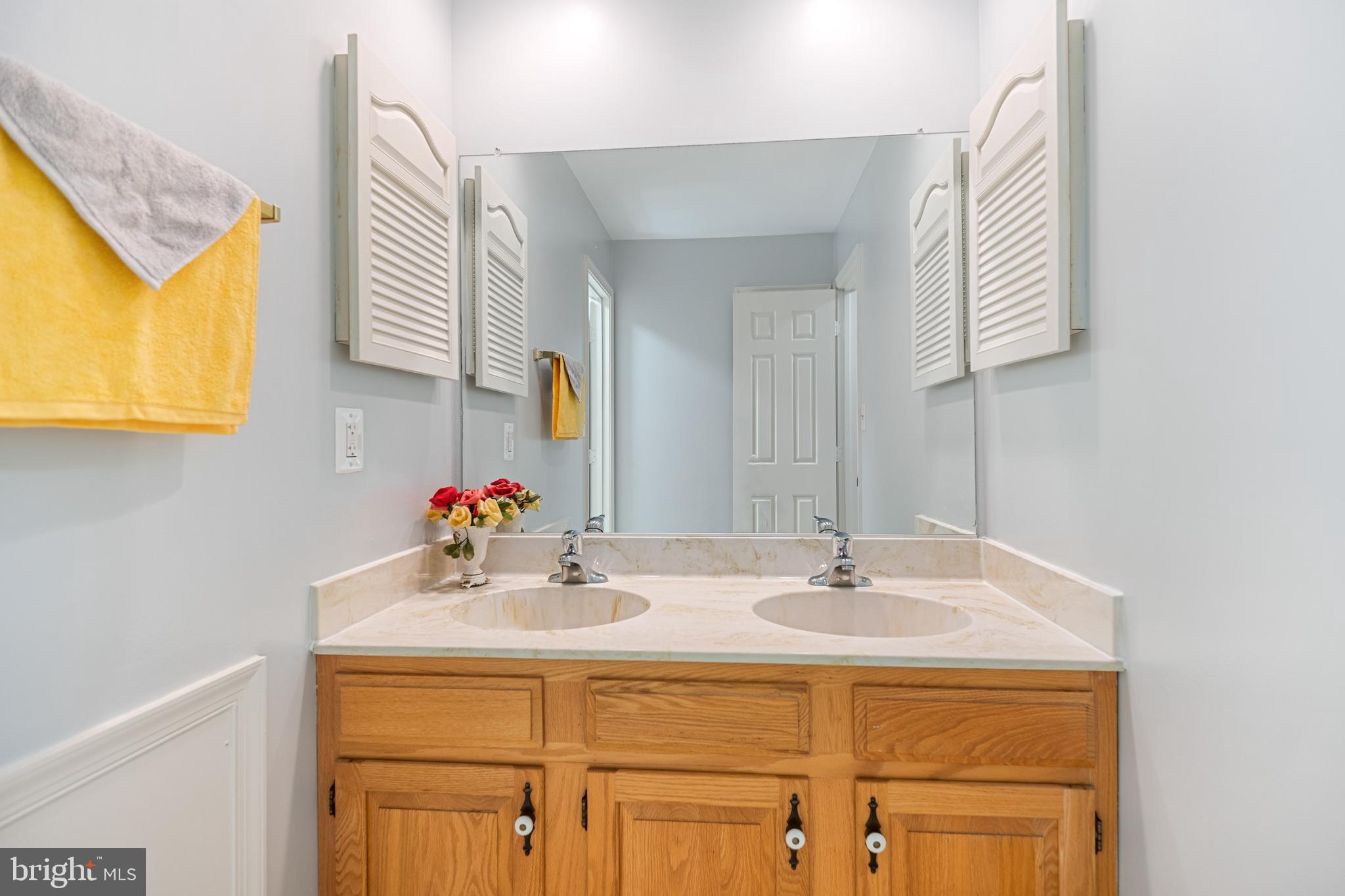 11609 Le Havre Drive Potomac, MD 20854 - Photo 61 of 90 Hallway Bath - Double Vanity