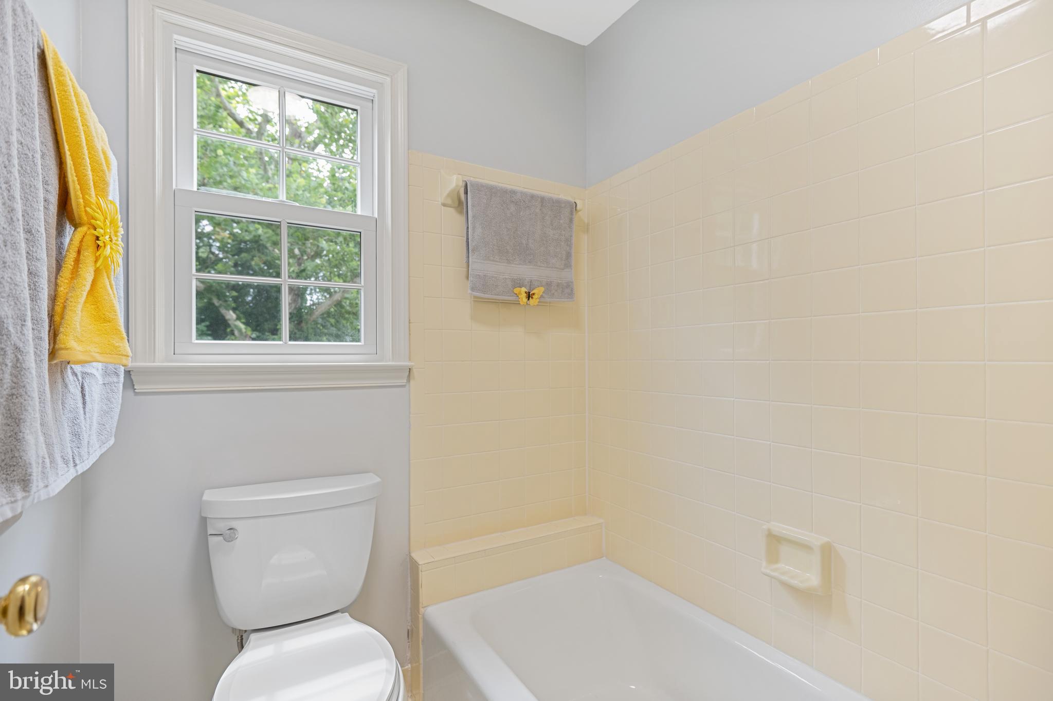 11609 Le Havre Drive Potomac, MD 20854 - Photo 62 of 90 Hallway Bath