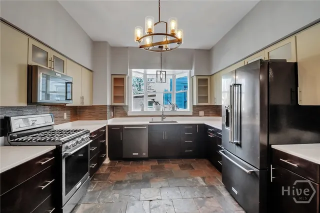 $599,000 | 809 East Henry Street, Savannah, GA 31401