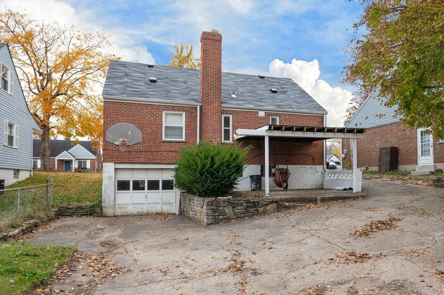 528 Roebling Road Cincinnati, OH 45238 - Photo 25 of 29