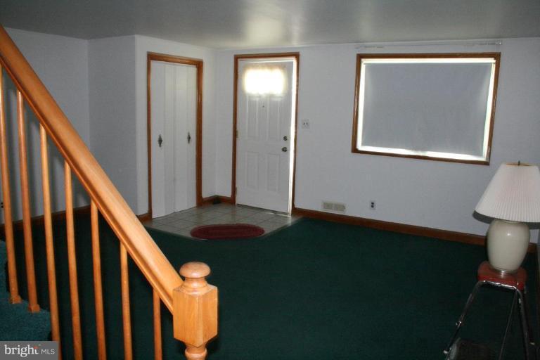 1112 Halstead Road Parkville, MD 21234 - Photo 5 of 12 Living Room