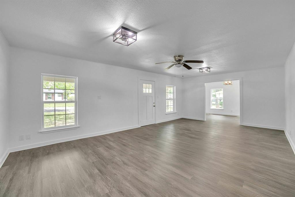 2126 Cedar Street Paris, TX 75460 - Photo 3 of 33