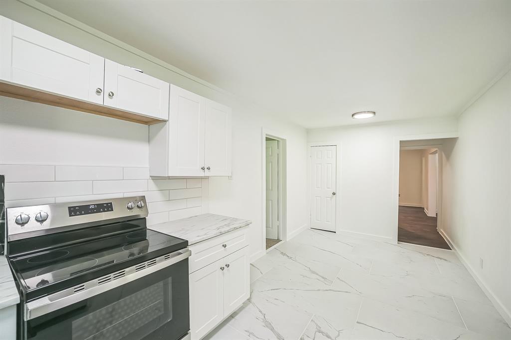 2126 Cedar Street Paris, TX 75460 - Photo 4 of 33