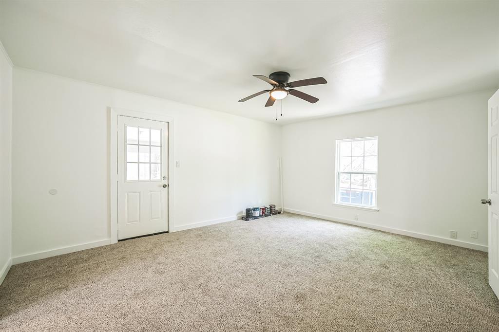 2126 Cedar Street Paris, TX 75460 - Photo 8 of 33