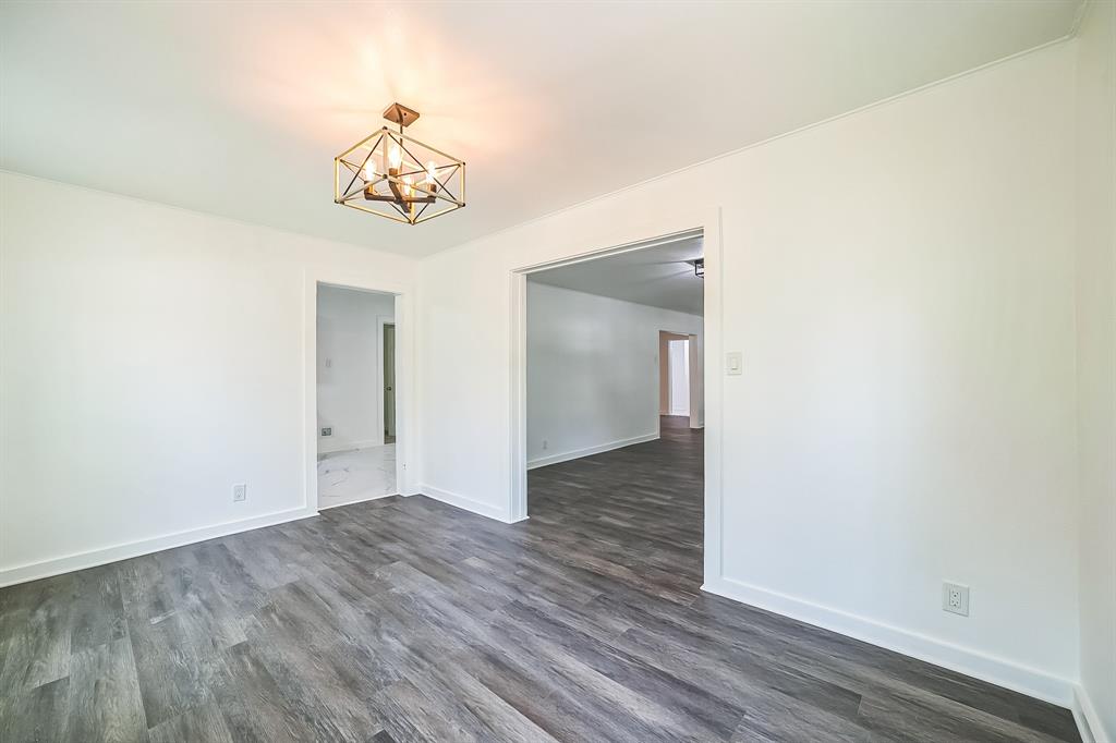 2126 Cedar Street Paris, TX 75460 - Photo 9 of 33