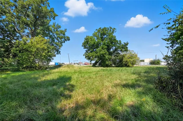 a view of an outdoor space and yard