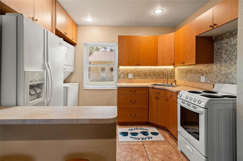 5709 Lake Le Clare Road Lutz, FL 33558 - Photo 9 of 17