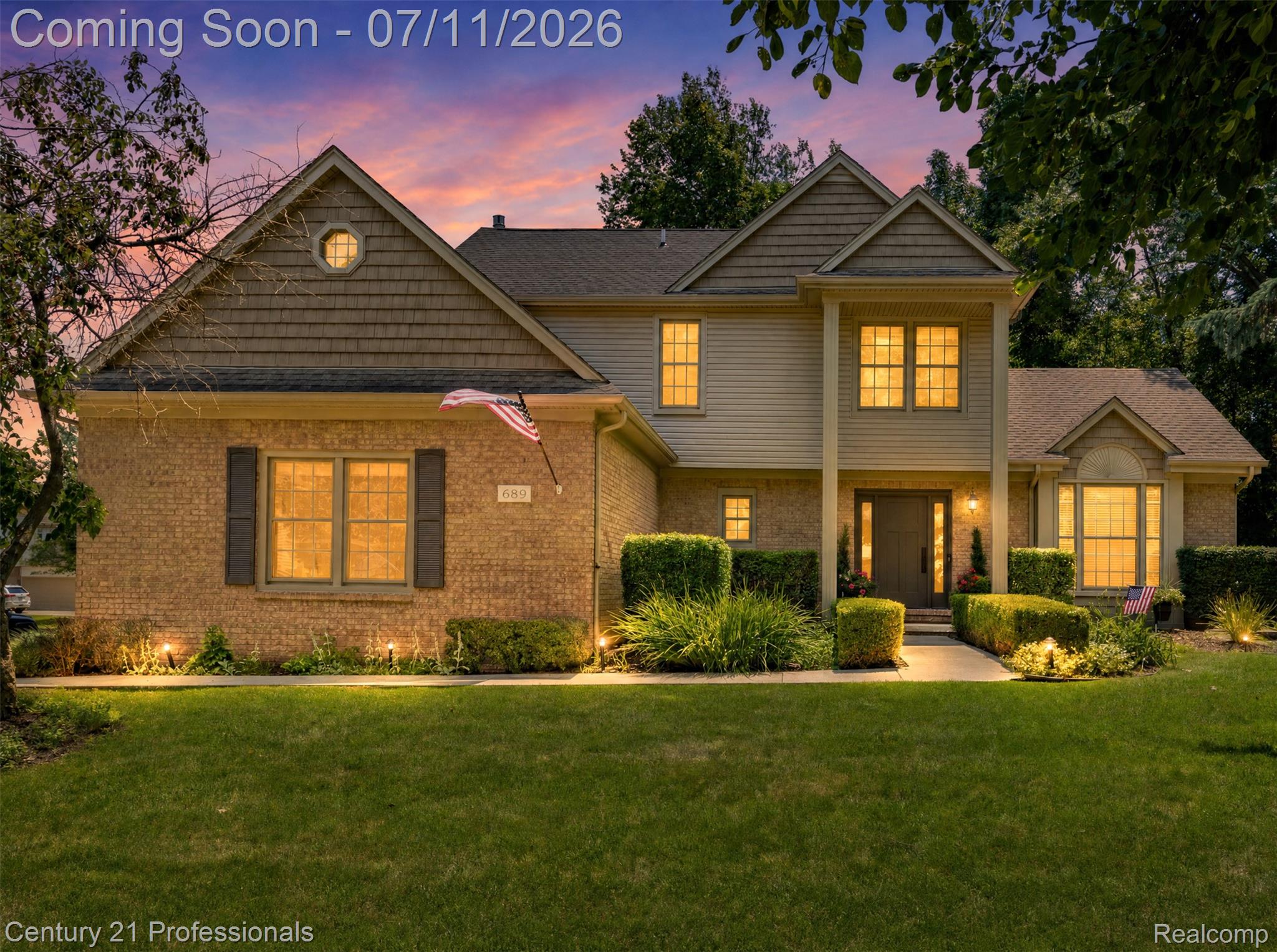 689 Woodfield Way Rochester, MI 48307 - Photo 1 of 61 Brick and siding exterior featuring gabled rooflines