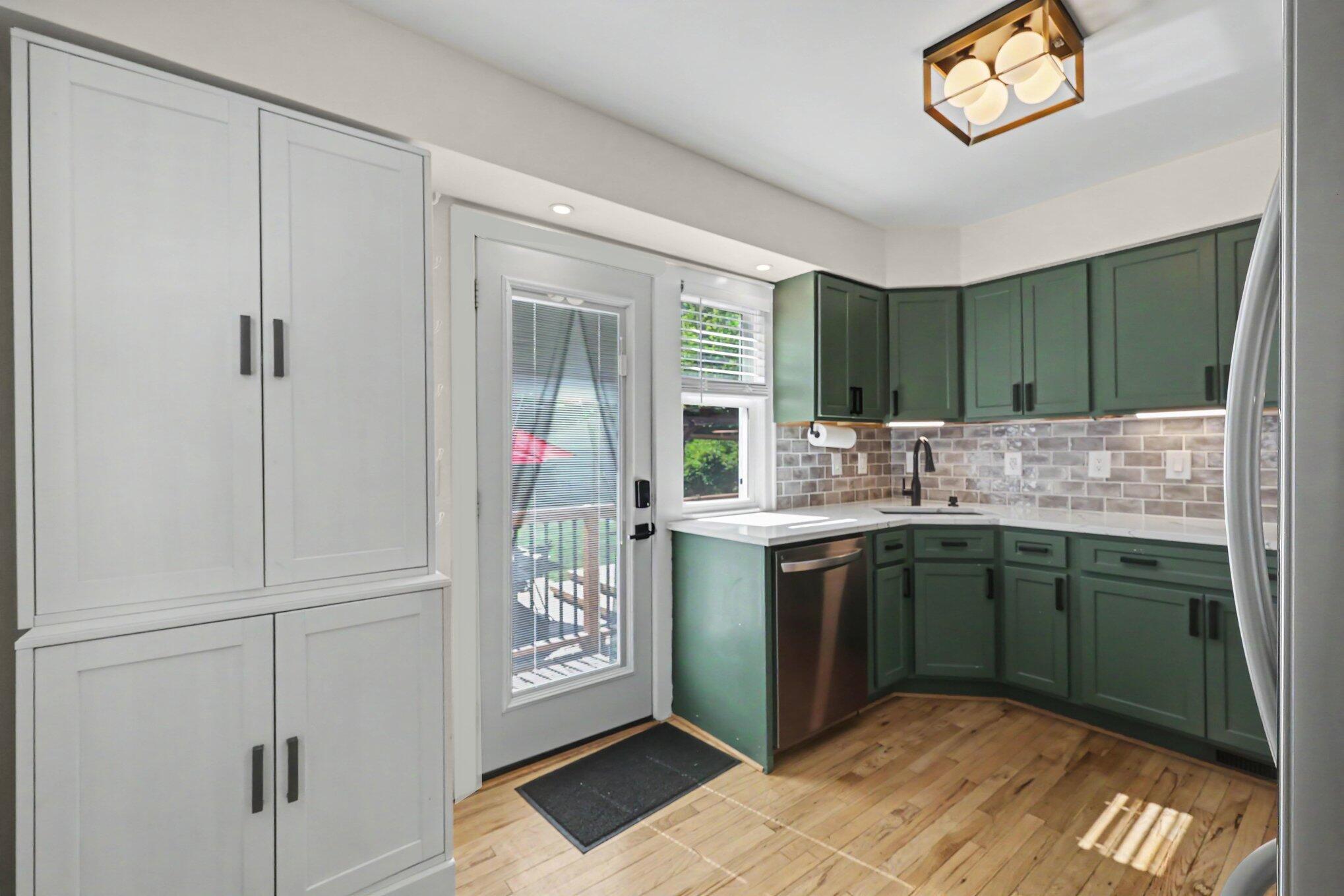 2801 Inman Street Ferndale, MI 48220 - Photo 6 of 27 011_file_2070