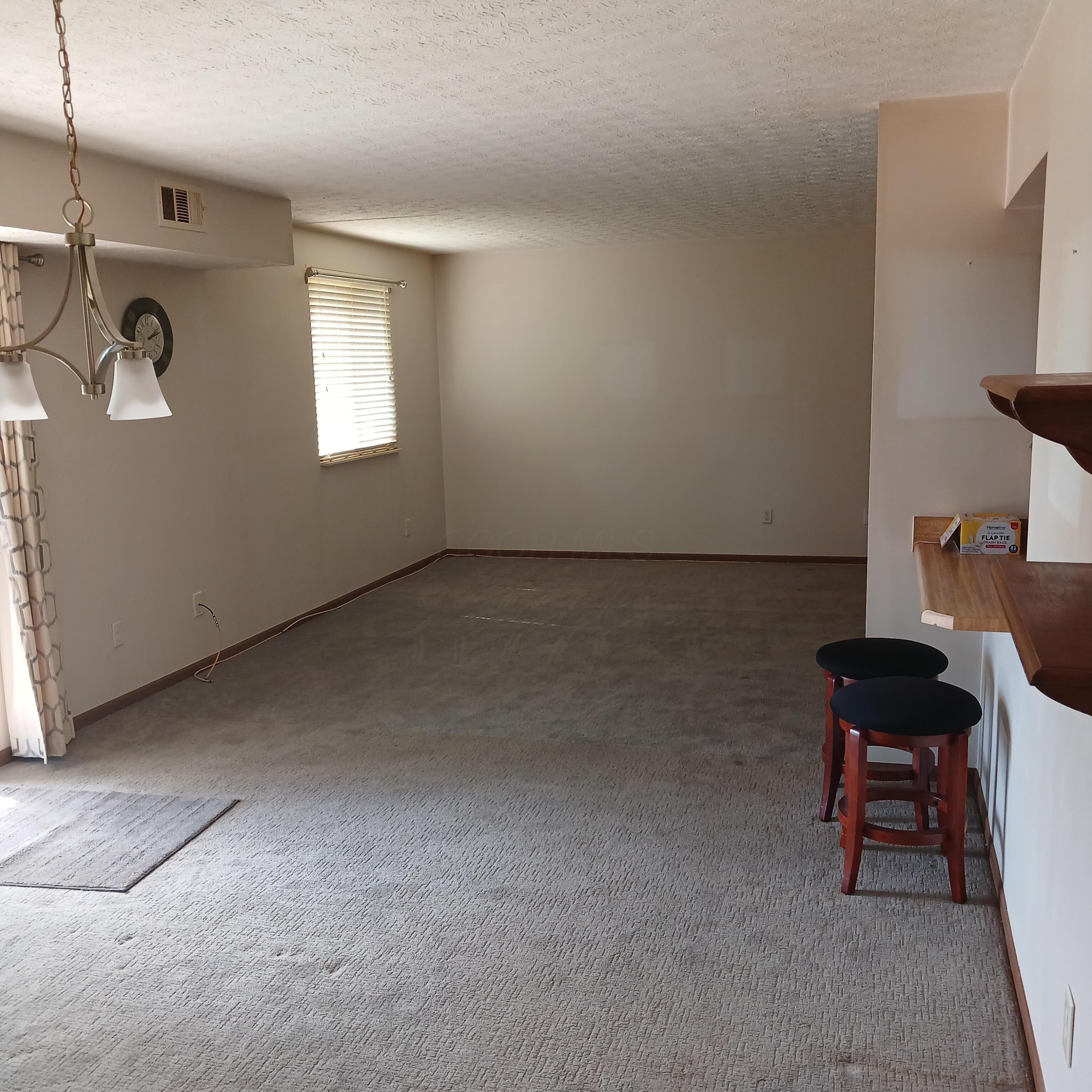 5885 Beechcroft Road, Unit 103 Columbus, OH 43229 - Photo 6 of 11 Living