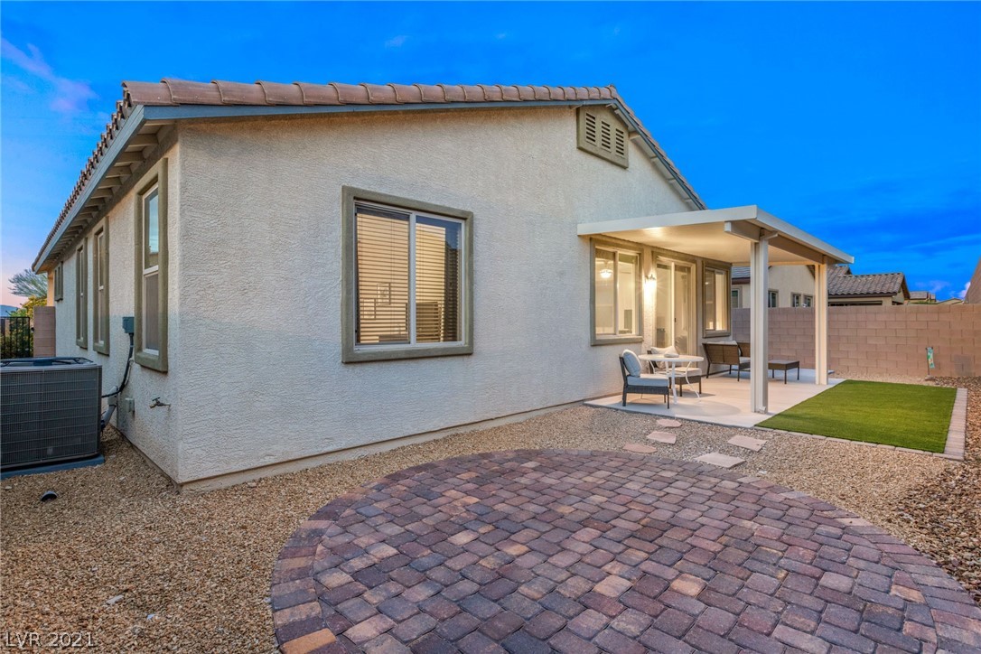 27 Arcturus Ridge Way Las Vegas, NV 89183 - Photo 6 of 31 Gallery Image 6