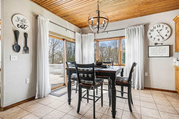 $525,000 | 7290 West 350 North, Shipshewana, IN 46565