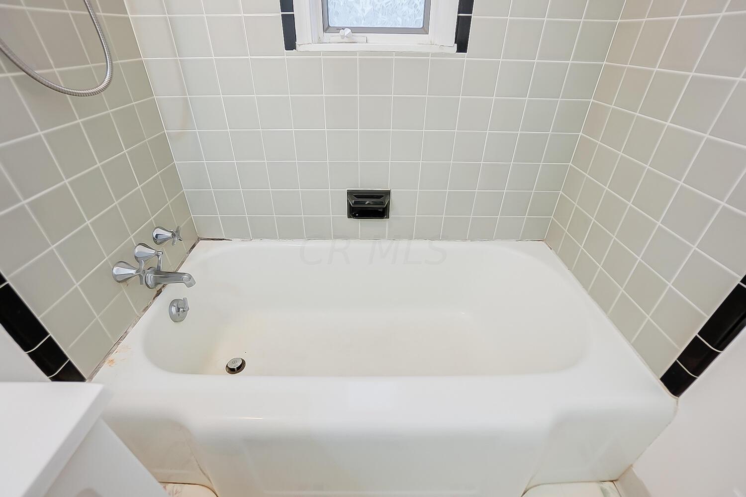 2017 Jervis Road Columbus, OH 43221 - Photo 21 of 40 50044179-022_web