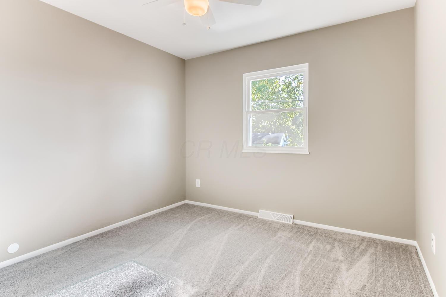 6396 Faircrest Road Columbus, OH 43229 - Photo 12 of 26 Gallery Image 12