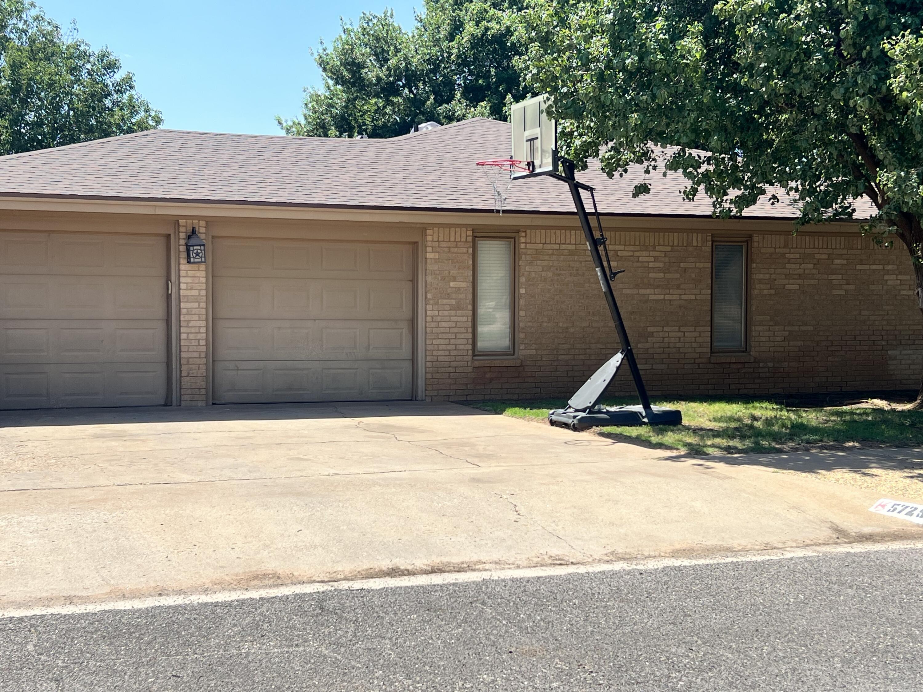 5725 63rd Street Lubbock, TX 79424 - Photo 3 of 18 IMG_4680