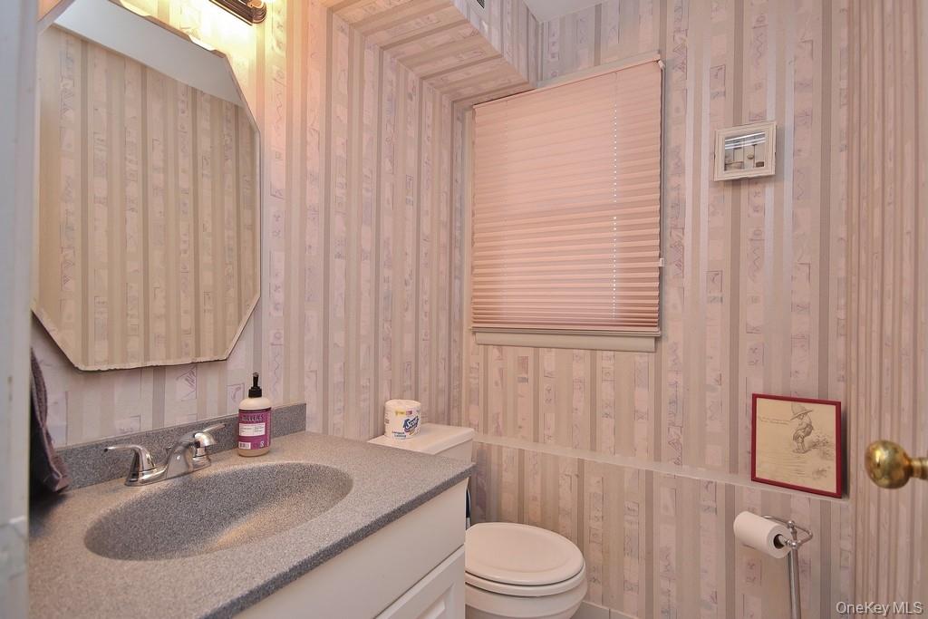 47 Fuller Road Briarcliff Manor, NY 10510 - Photo 26 of 34 Powder Room