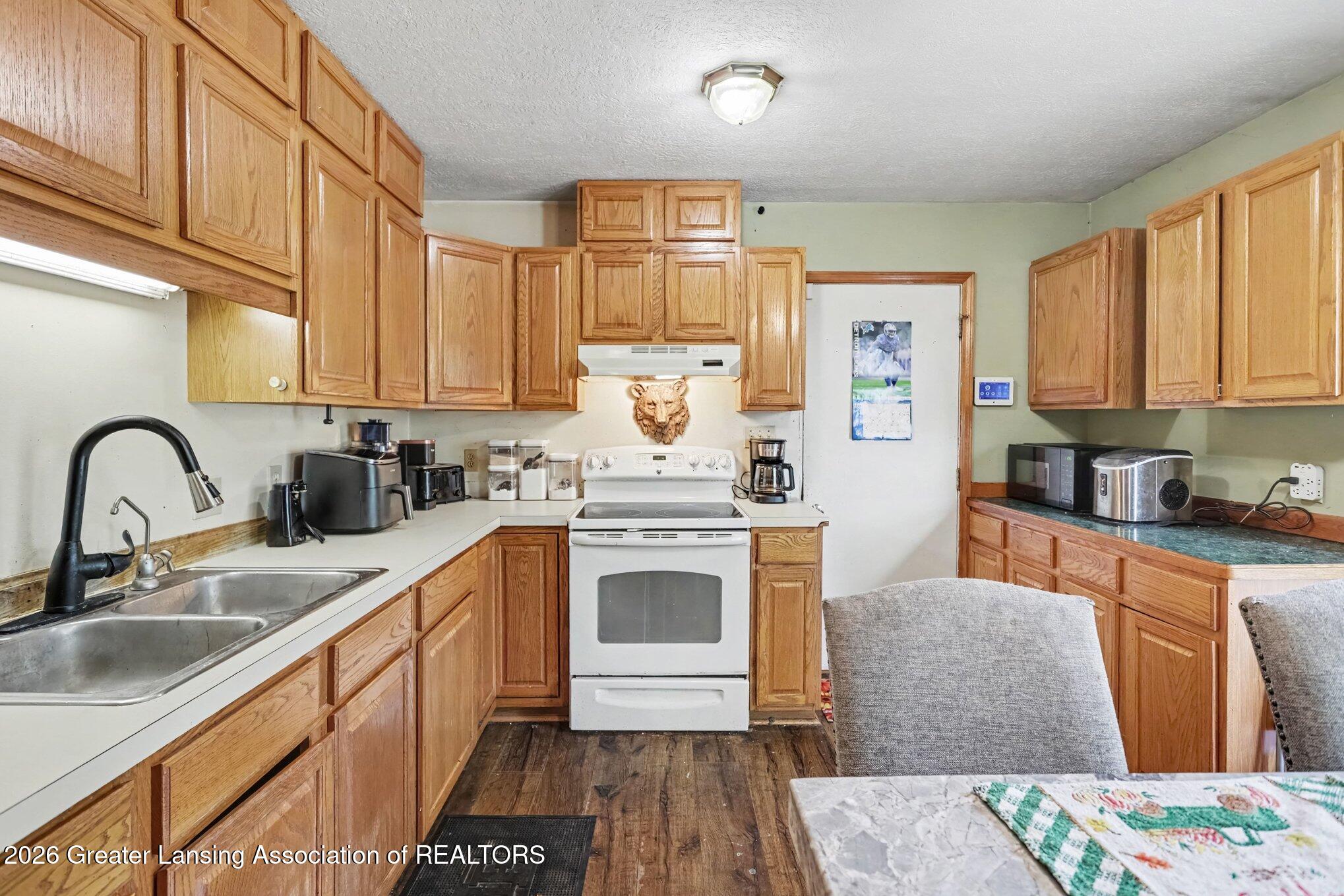 7030 Marshall Road Olivet, MI 49076 - Photo 8 of 26 008_file_8878