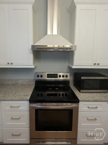 $2,700 | 305 East Duffy Street, Unit A, Savannah, GA 31401