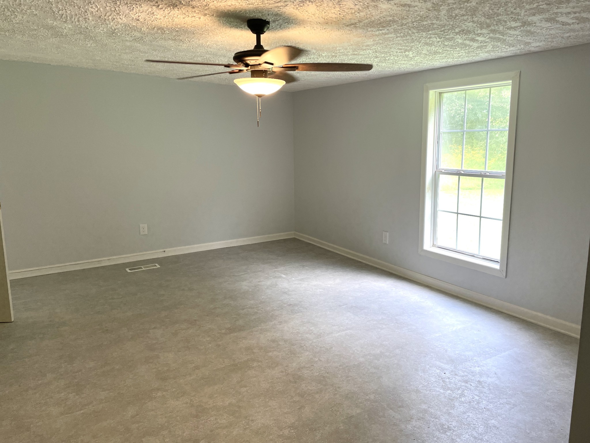 2973 New Bushy Branch Road Manchester, TN 37355 - Photo 13 of 14 a view of empty room with window