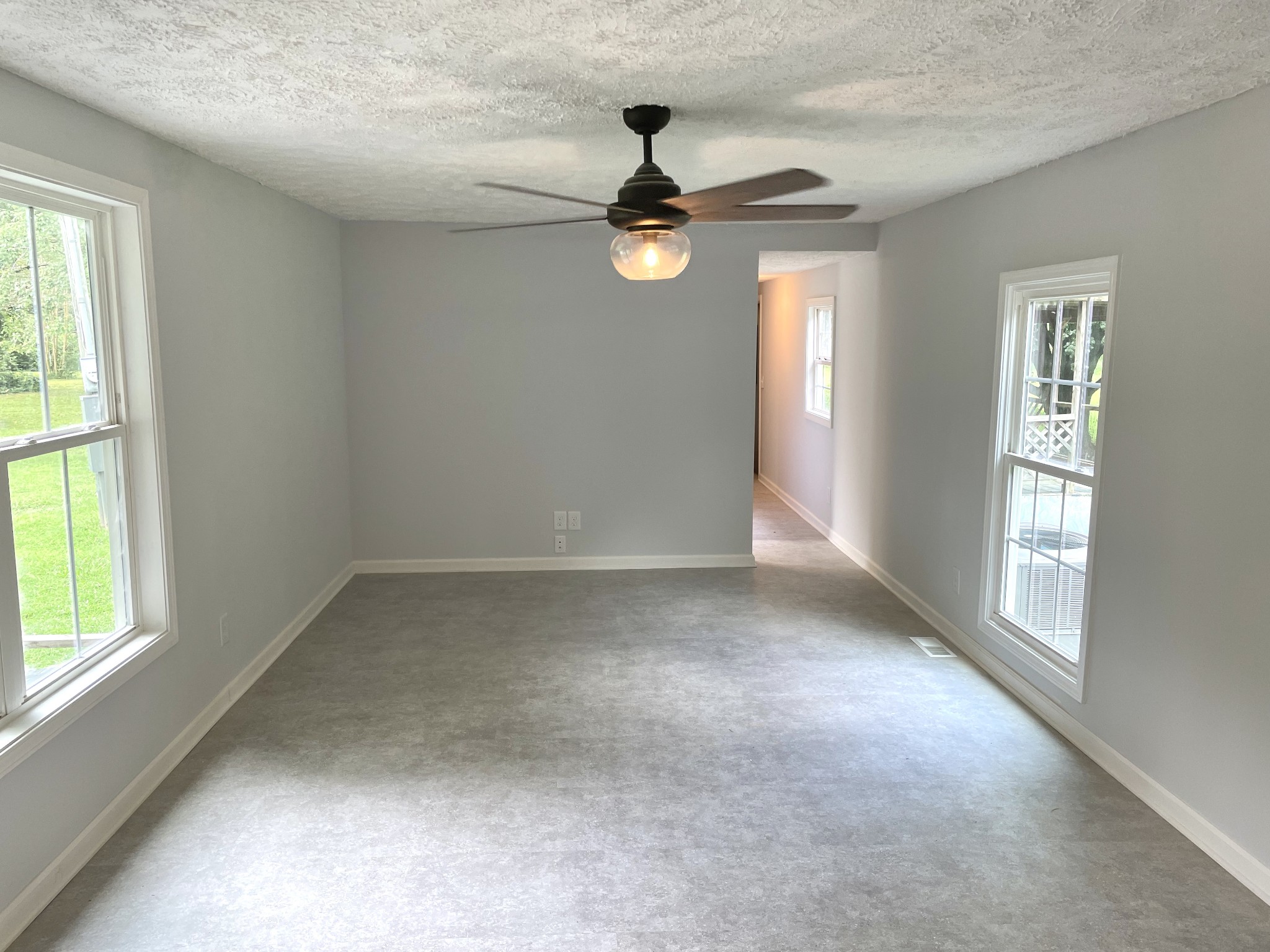 2973 New Bushy Branch Road Manchester, TN 37355 - Photo 7 of 14 a view of an entryway and a window