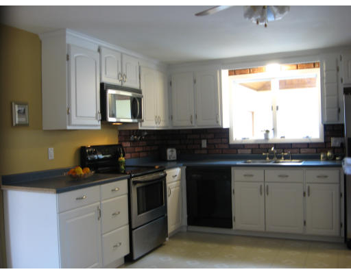 11 Oakland Road Lawrence, MA 01843 - Photo 3 of 16 Gallery Image 3