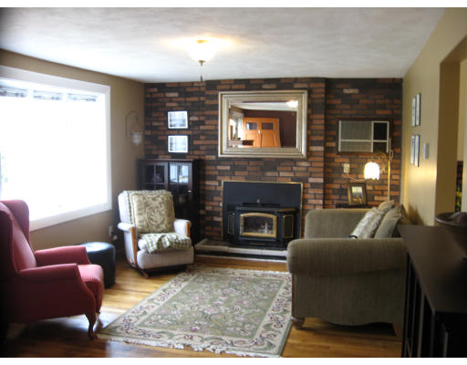 11 Oakland Road Lawrence, MA 01843 - Photo 6 of 16 Gallery Image 6