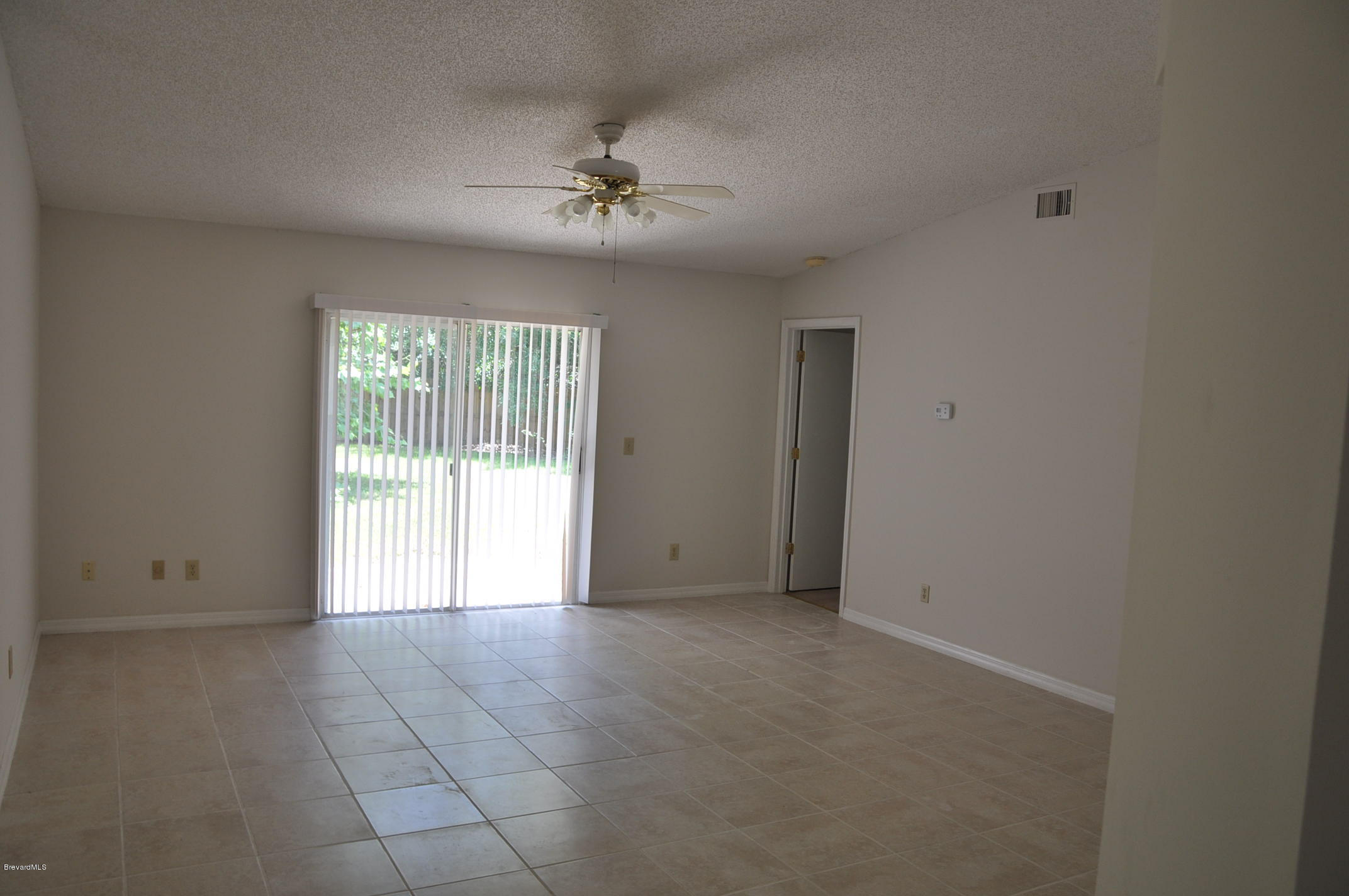 566 Waterside Road Southeast Palm Bay, FL 32909 - Photo 3 of 9 8-13-2013 057