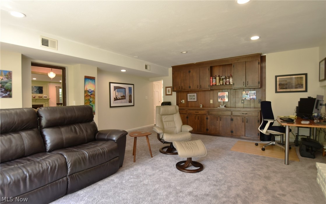 1375 Yellowstone Road Cleveland, OH 44121 - Photo 23 of 48 Family Room