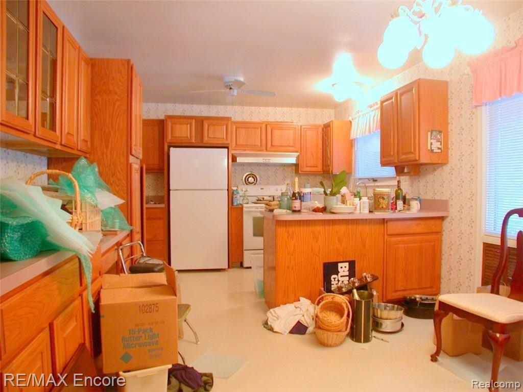 32121 Red Clover Road Farmington Hills, MI 48334 - Photo 16 of 45