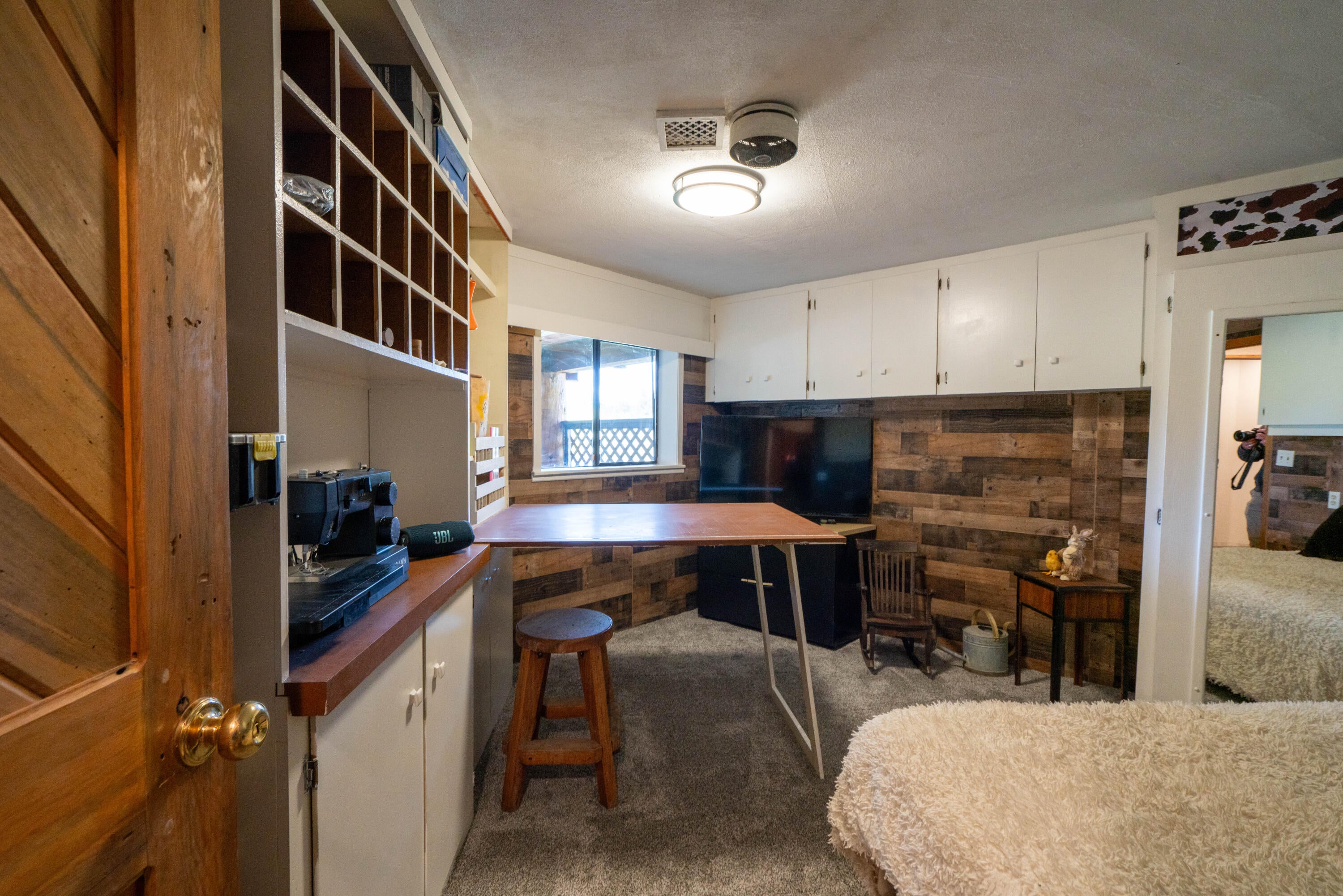 54651 Huntington Road Bend, OR 97707 - Photo 28 of 64 Bedroom 4