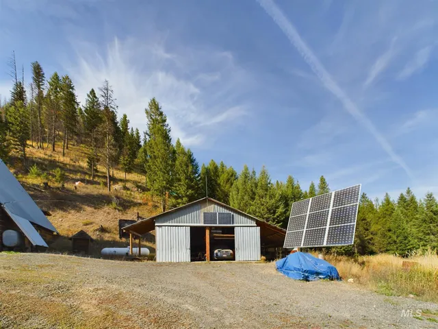 $349,000 | 1886 Crooked River Road, Elk City, ID 83525