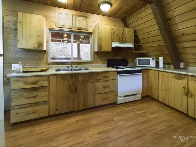 $349,000 | 1886 Crooked River Road, Elk City, ID 83525