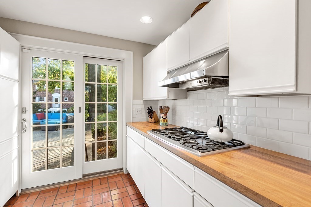 232 Kent Street Brookline, MA 02446 - Photo 13 of 31