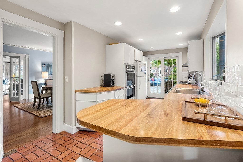 232 Kent Street Brookline, MA 02446 - Photo 14 of 31