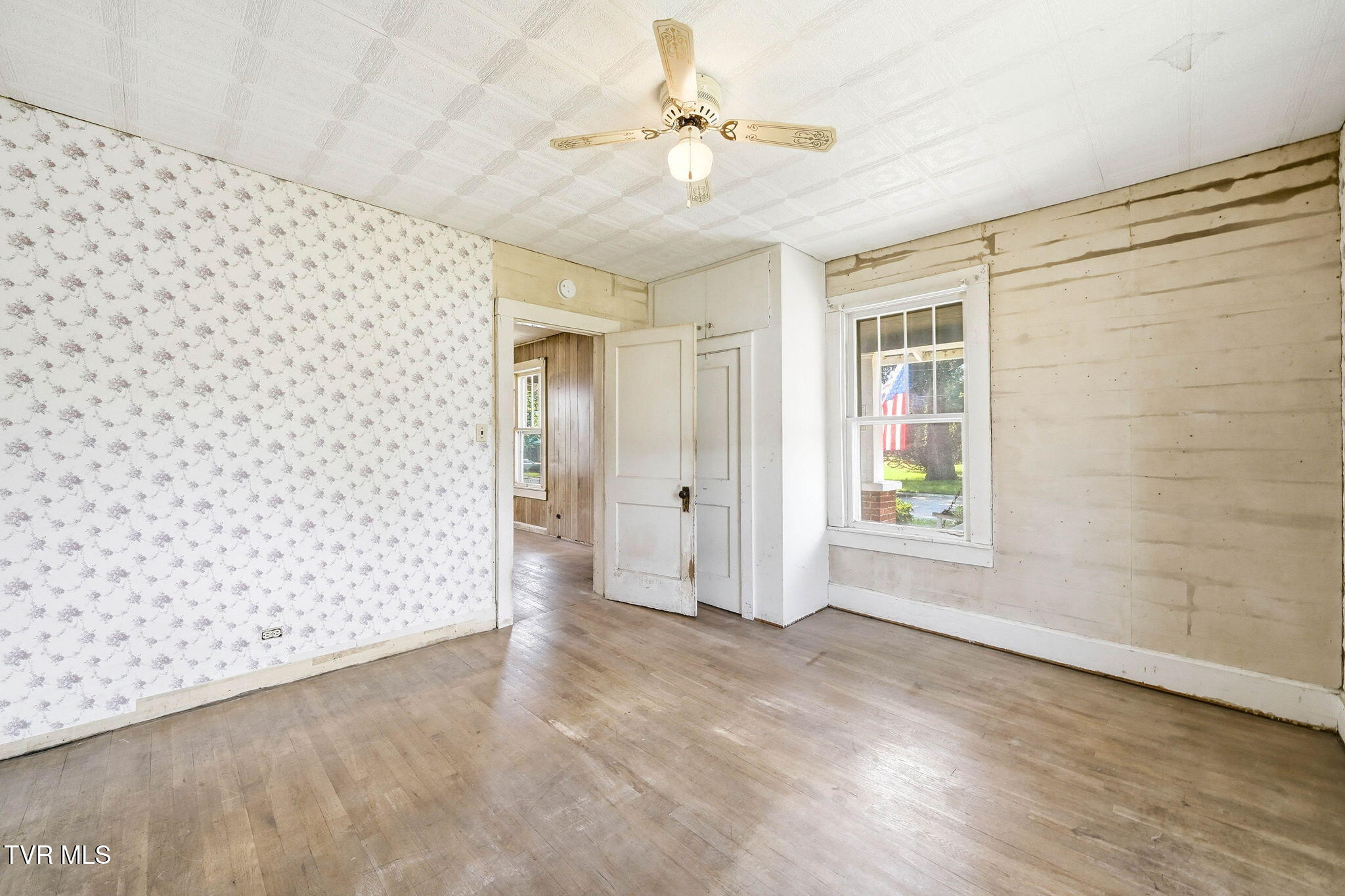 220 North Reece Avenue Mountain City, TN 37683 - Photo 11 of 44 main house br 1b