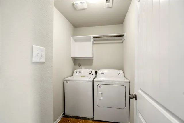 $2,100 | 15524 Marina Drive, Montgomery, TX 77356